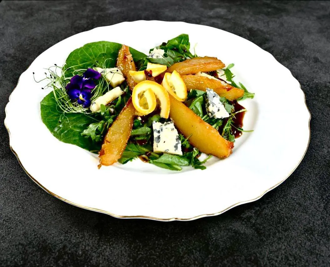 Салат с грушей